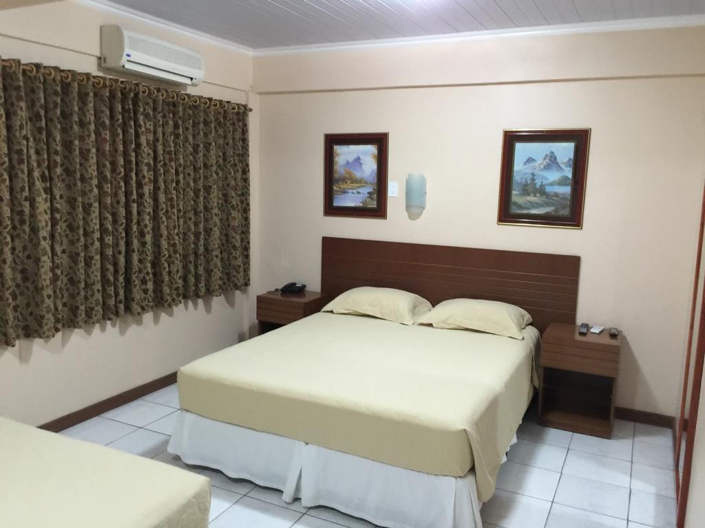 Fares Turis Hotel Uruguaiana Εξωτερικό φωτογραφία