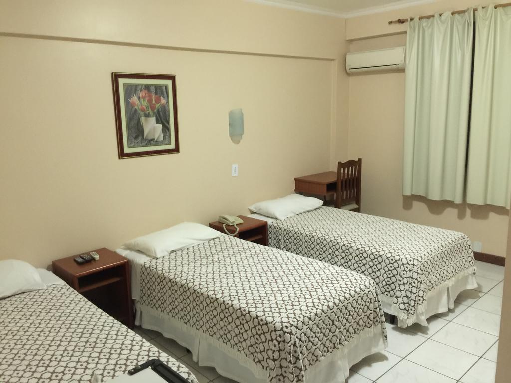 Fares Turis Hotel Uruguaiana Εξωτερικό φωτογραφία